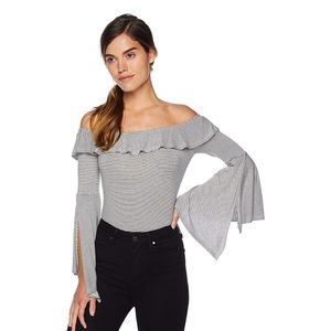 NWT BB Dakota Let'er Loose Off The Shoulder Top